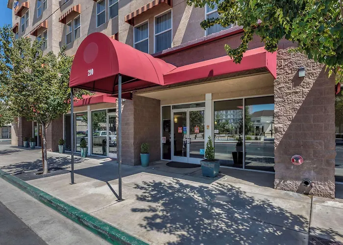 Comfort Suites Visalia - Convention Center